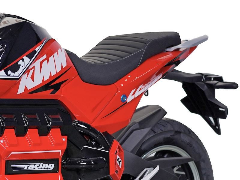 3.Styling design of seat cushion for Motorcycle and the homization analysis is the reason why this EM-Seafloor has sofa feeling.